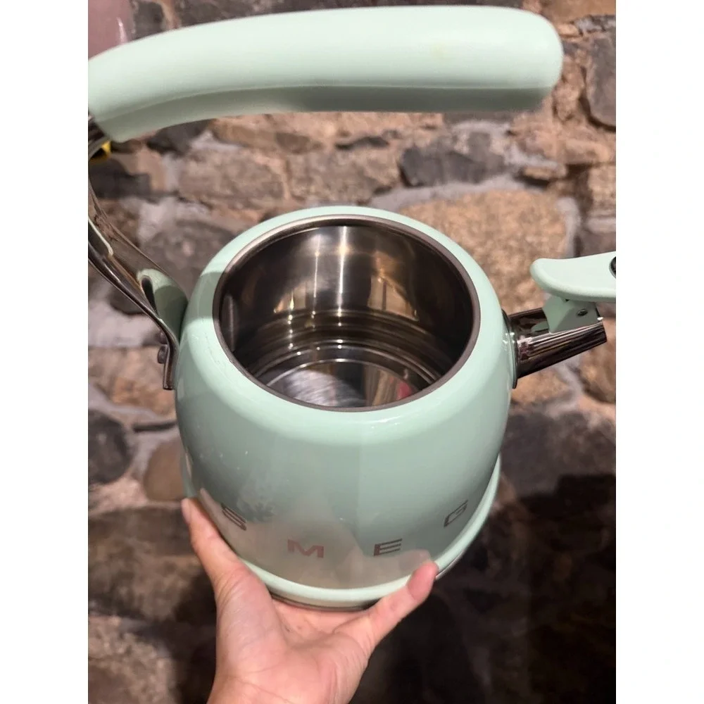 Smeg CKLW2001PG Pastel Green 50's Retro Whistling Kettle - READ